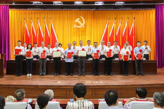 校领导杨克欣