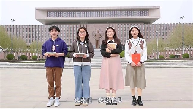 私家车音乐广播总监王格为“乐读悦听